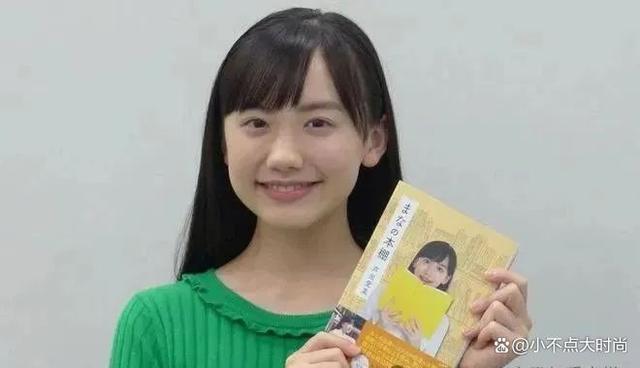 高搭配：才懂小个子冬天要“裙过膝色协调”PG电子麻将胡了试玩一米五的芦田爱菜显(图13)